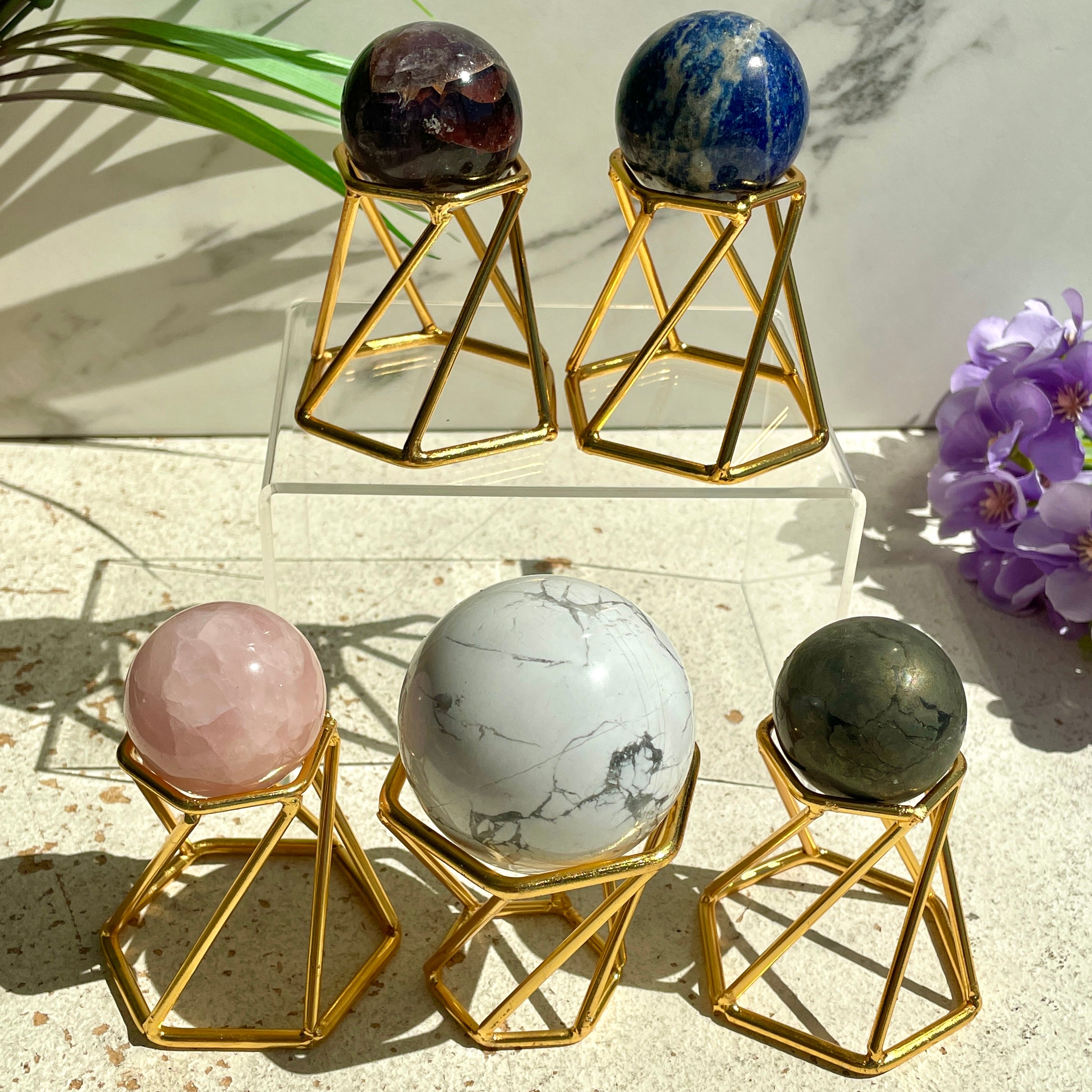 Sphere Stand Metal