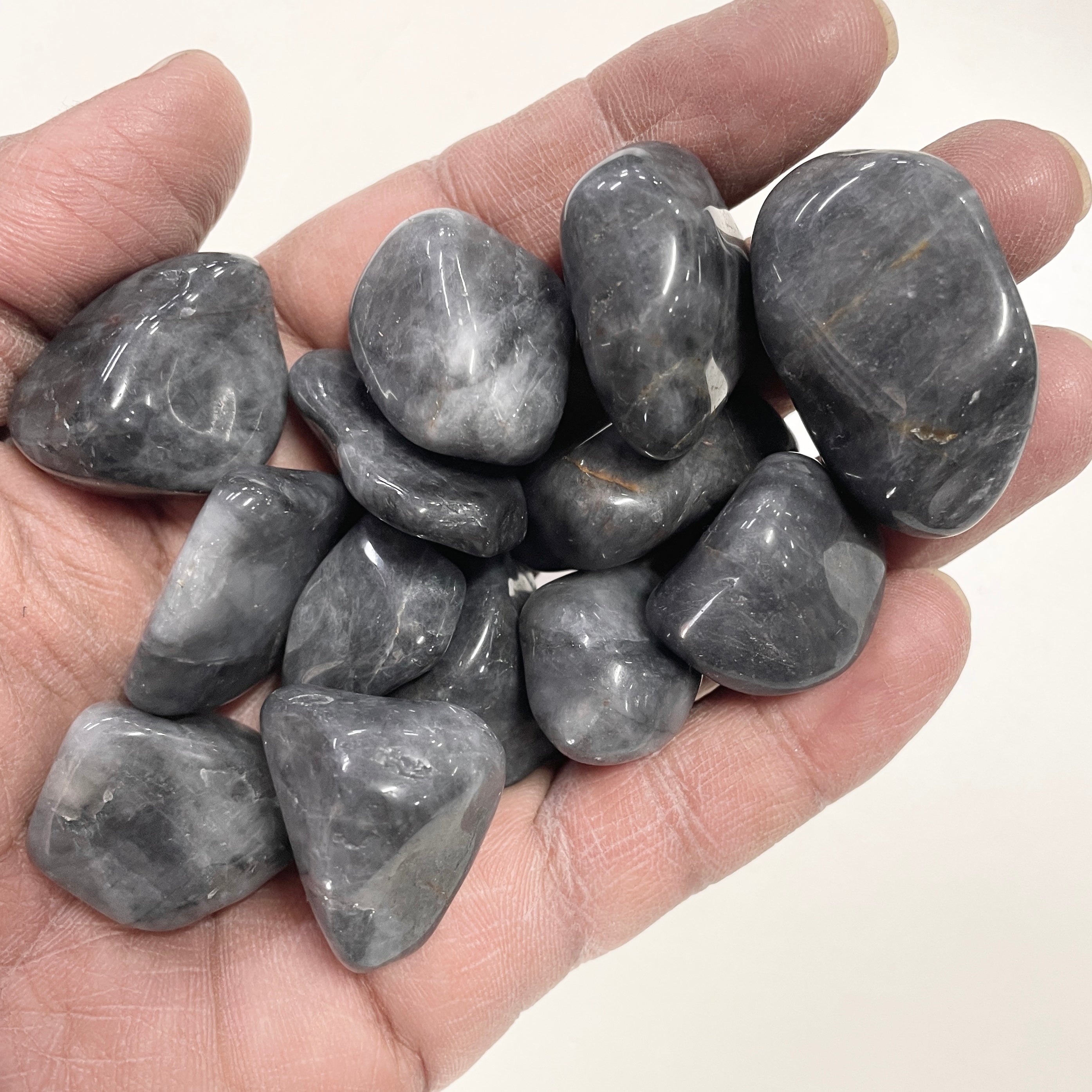 Cats Eye (Natural)-B-Tumbled - 200gms (11-13 pc)