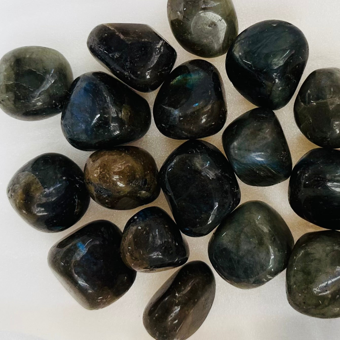 Labradorite (IN) Tumbled 250gm (16-22 pc) Q2