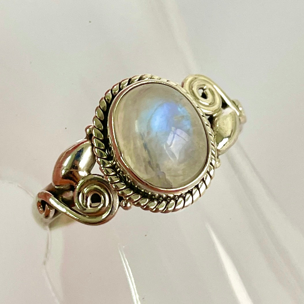 Rainbow Moonstone St. Silver Ring - RM20