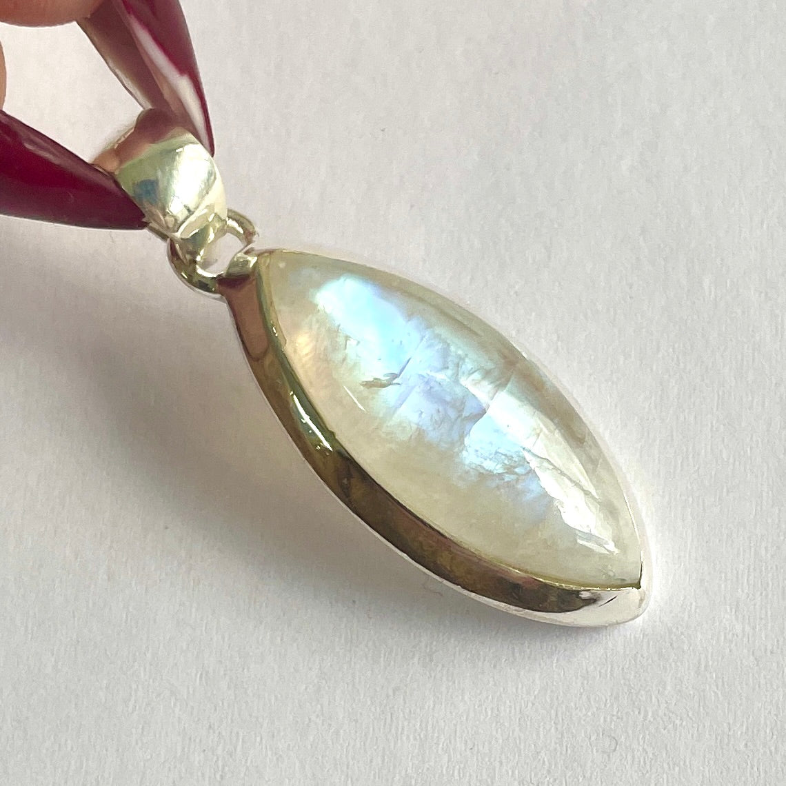 Rainbow Moonstone St.Silver Pendant - SP167