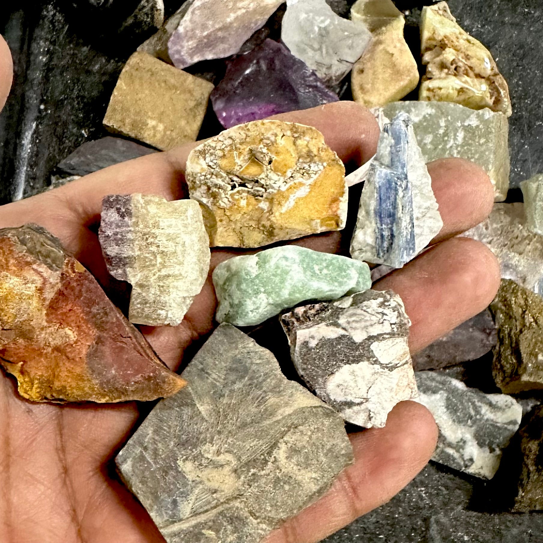 Rough-Mixed-1KG (50-55pc)