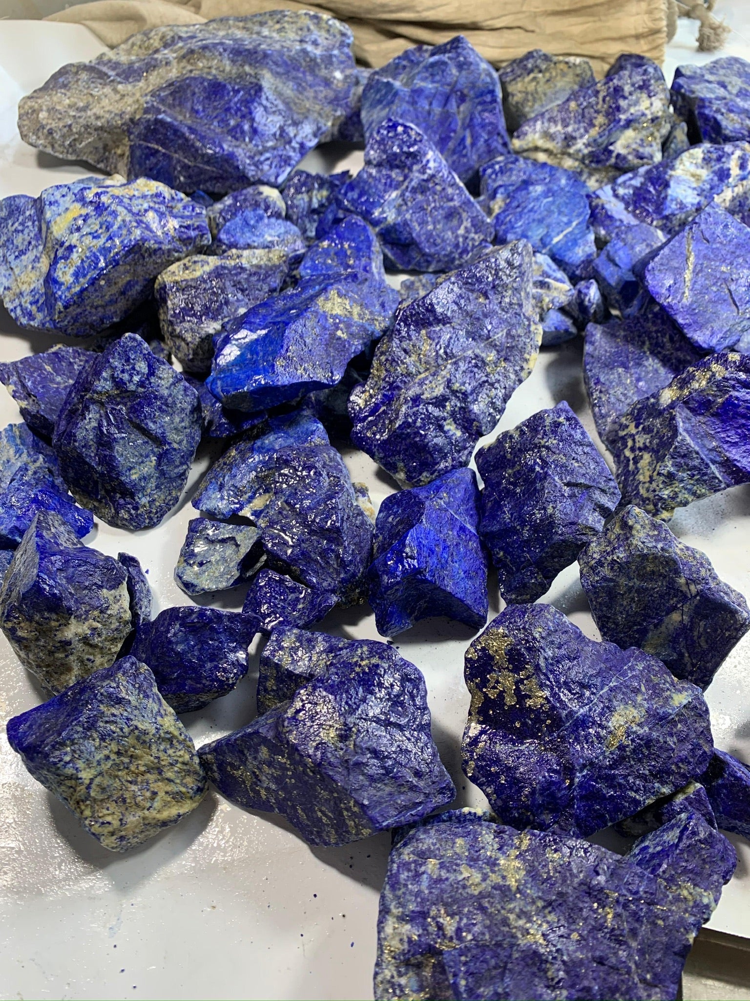 Lapis Lazuli Rough - 1KG (10-20 pc)