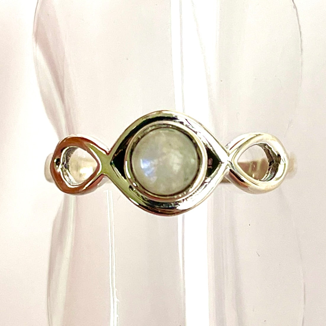 Rainbow Moonstone St. Silver Ring - RM21