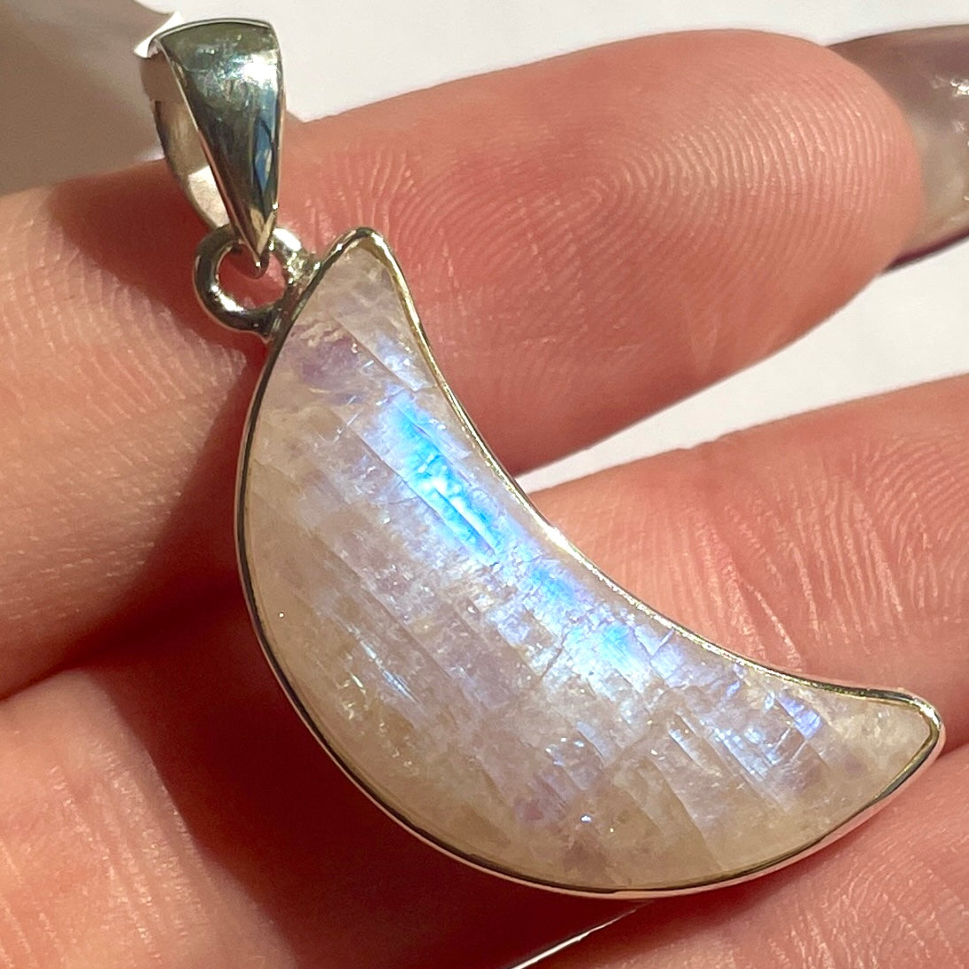 Rainbow Moonstone St.Silver Pendant - SP166
