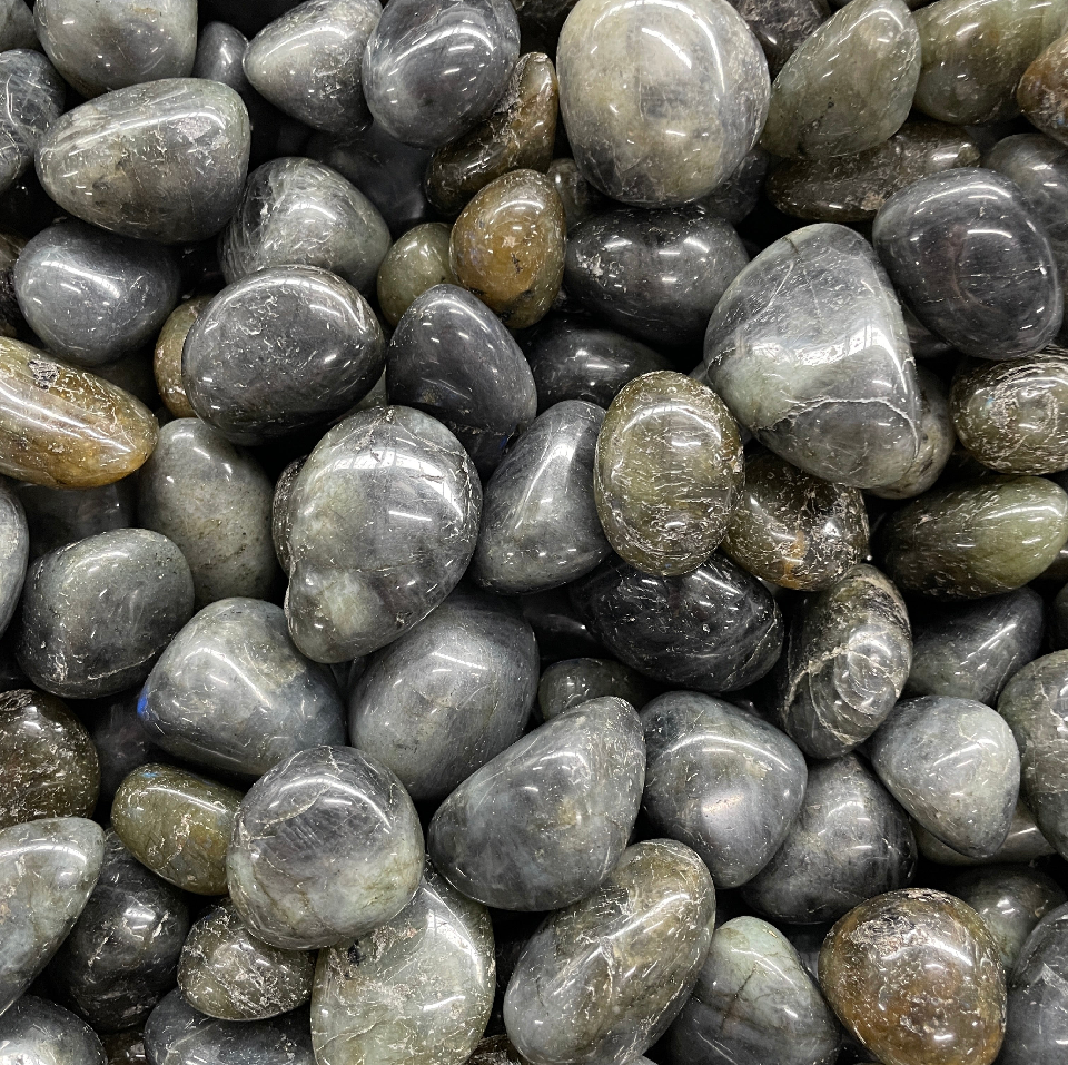 Labradorite Tumbled 200gm (11-15pc) Q-1