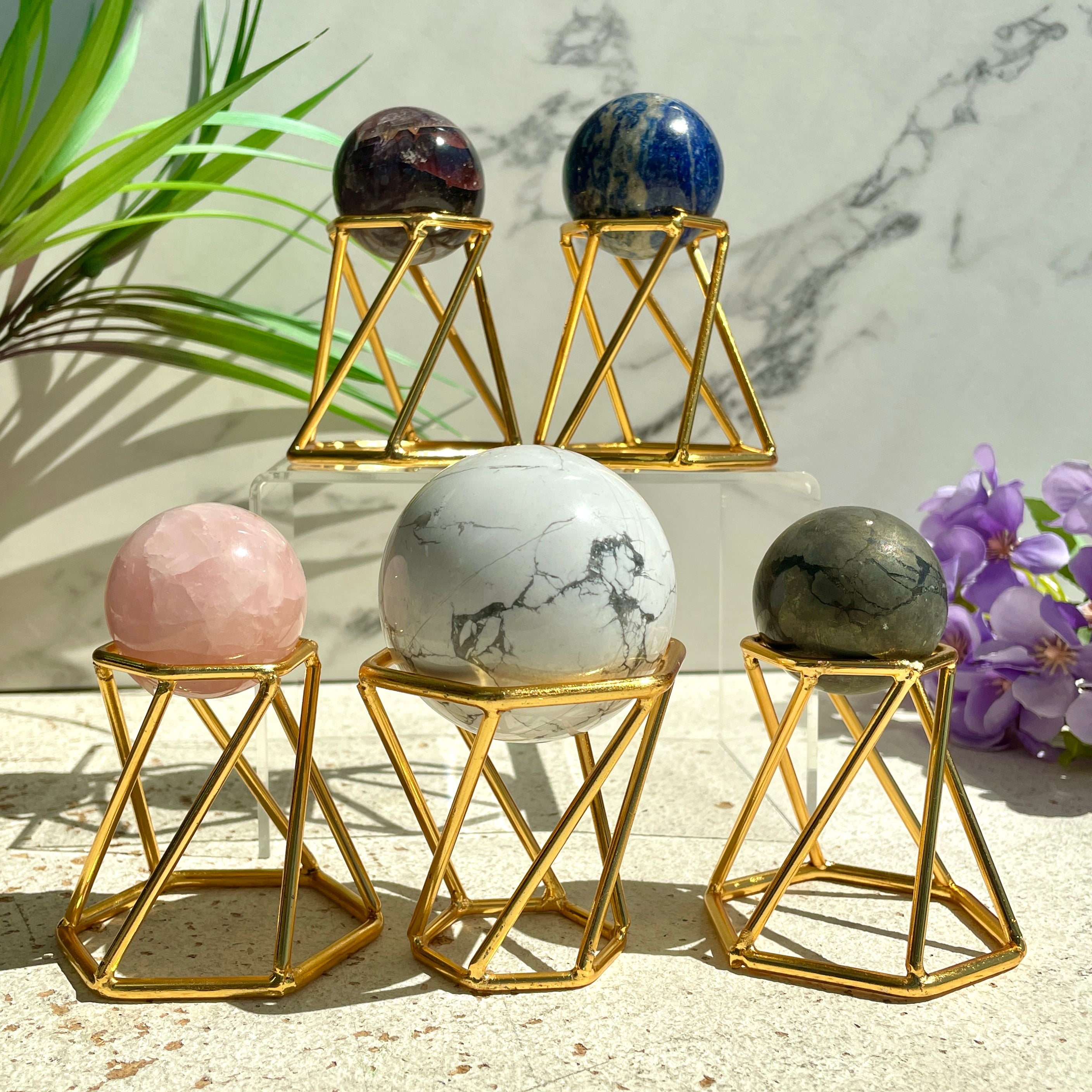 Sphere Stand Metal
