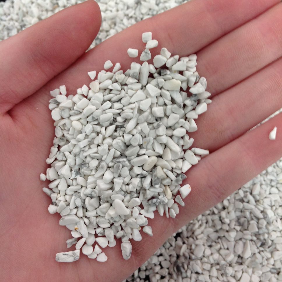 Howlite Chips - Fine - 1KG – Simply Gems