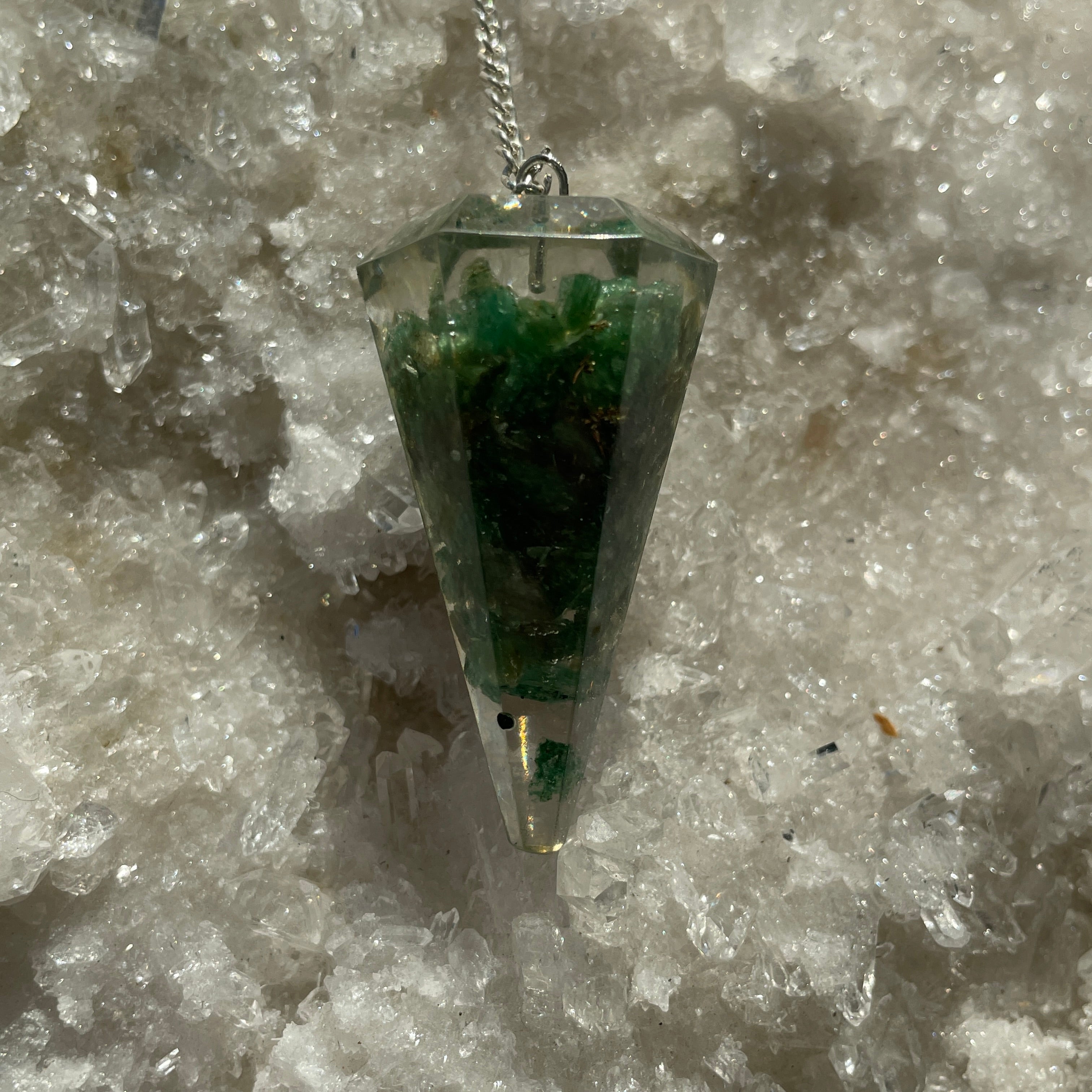 Orgonite Faceted Pendulum - Green Aventurine