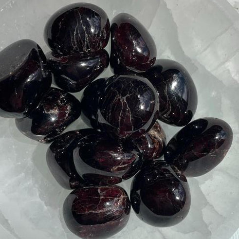 Garnet Tumbled 200g (12-16pc)
