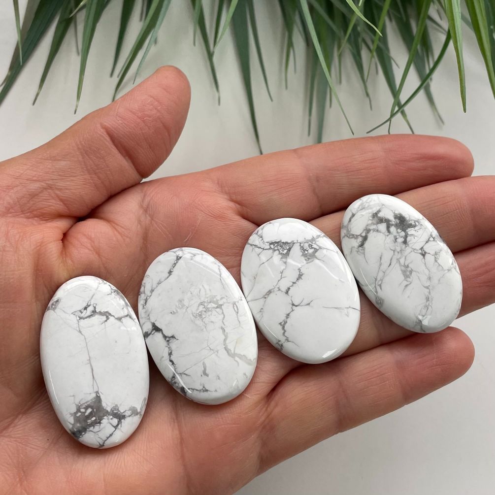 Howlite Cabochon - Round - 1pc