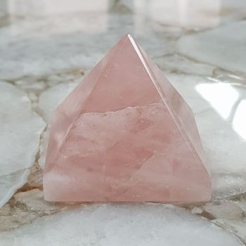 Rose Quartz - Pyramid - 4.5cm