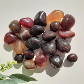 Dark Red Dyed Agate Tumbled - 250g