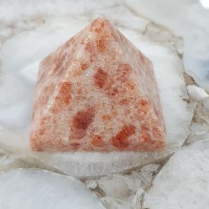 Sunstone - Pyramid - 4.5cm